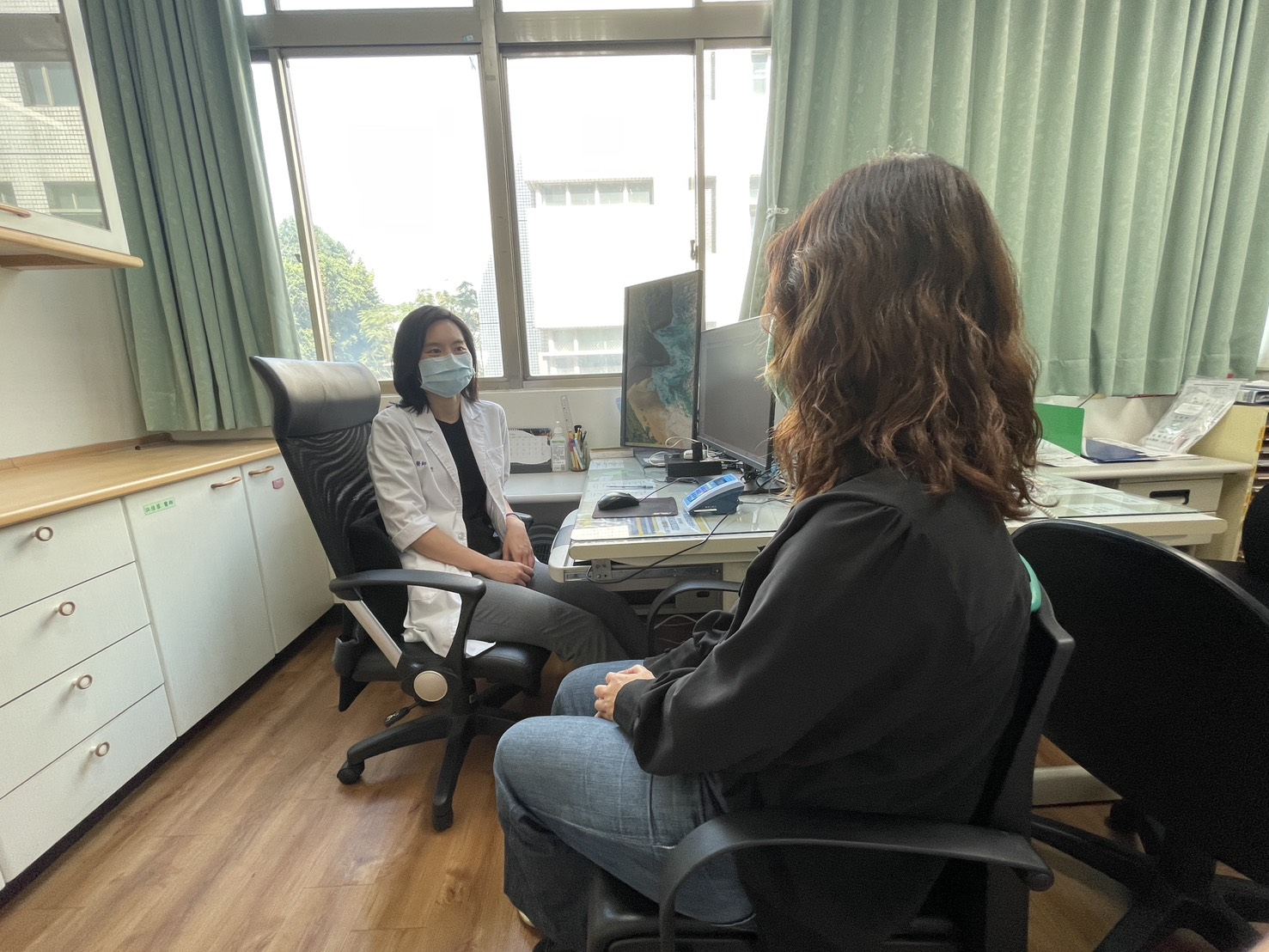 Nữ sinh 21 tuổi nhiễm HPV, b&aacute;c sĩ cảnh b&aacute;o: 3 c&aacute;ch giặt đồ l&oacute;t nguy cơ nhiễm bệnh- Ảnh 1.