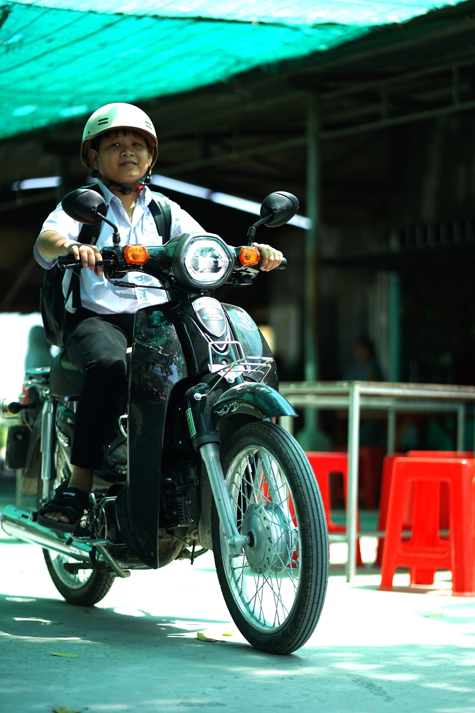 Về An Giang gặp nam sinh trong clip 27 triệu view g&acirc;y sốt: Lớn l&ecirc;n từ mất m&aacute;t v&agrave; &ldquo;bản giao k&egrave;o 10 năm&rdquo; với b&agrave; nội- Ảnh 13.