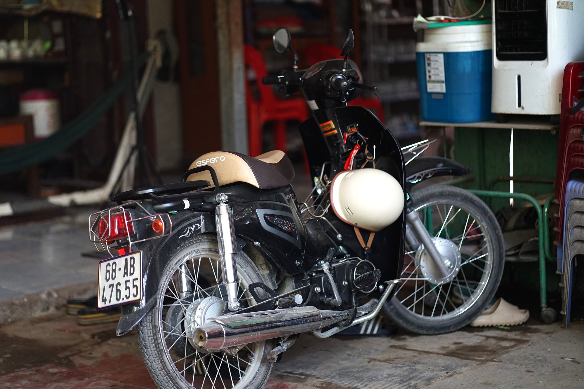 Về An Giang gặp nam sinh trong clip 27 triệu view g&acirc;y sốt: Lớn l&ecirc;n từ mất m&aacute;t v&agrave; &ldquo;bản giao k&egrave;o 10 năm&rdquo; với b&agrave; nội- Ảnh 6.