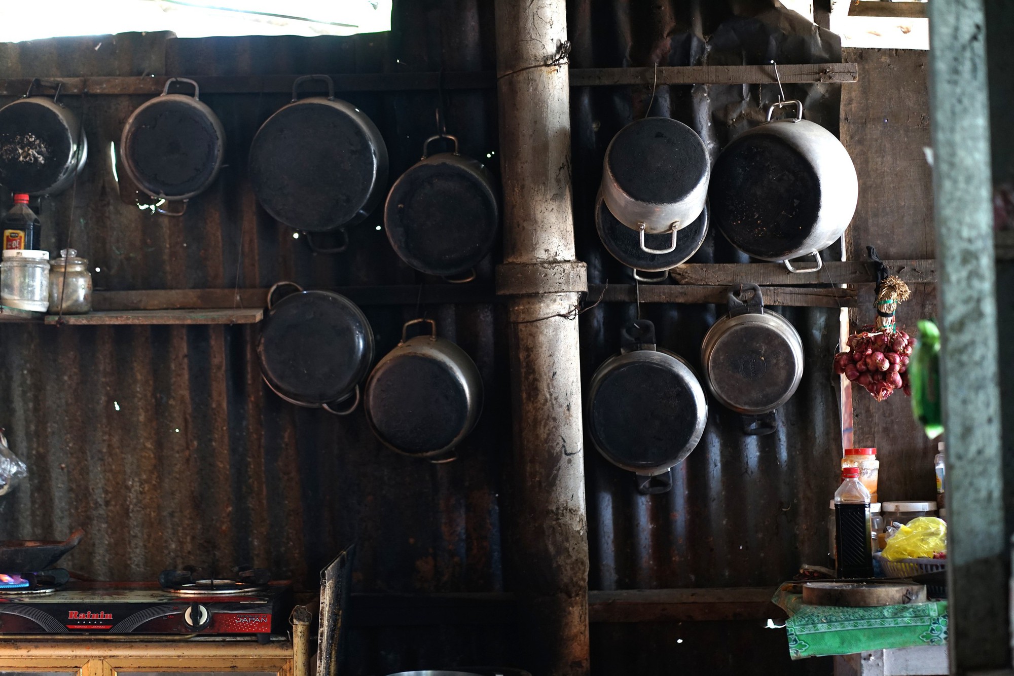 Về An Giang gặp nam sinh trong clip 27 triệu view g&acirc;y sốt: Lớn l&ecirc;n từ mất m&aacute;t v&agrave; &ldquo;bản giao k&egrave;o 10 năm&rdquo; với b&agrave; nội- Ảnh 5.