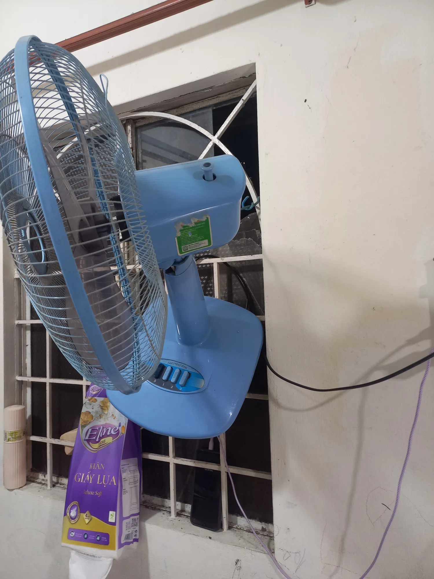 Con g&aacute;i &ocirc;ng chủ tiệm điện m&aacute;y ở TP.HCM đăng một tấm ảnh trong nh&agrave; vệ sinh g&acirc;y ch&uacute; &yacute;, xem tiếp phải thốt l&ecirc;n: "&Ocirc;i lo&agrave;i người"- Ảnh 11.