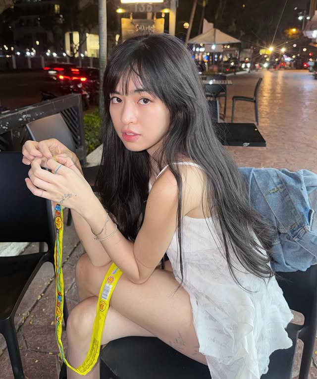 Mỹ nh&acirc;n Vbiz 31 tuổi mặt "b&uacute;ng ra sữa", style s&agrave;nh điệu đẹp như "s&aacute;ch mẫu"- Ảnh 11.