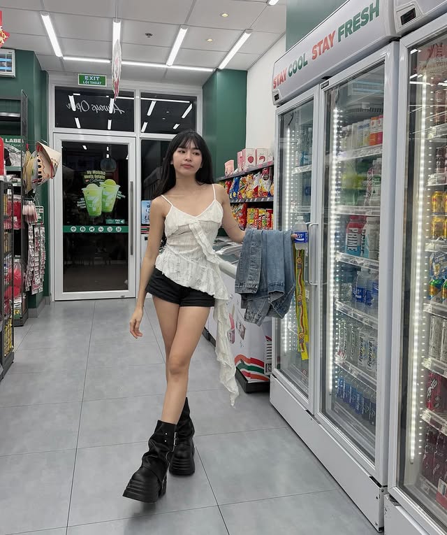 Mỹ nh&acirc;n Vbiz 31 tuổi mặt "b&uacute;ng ra sữa", style s&agrave;nh điệu đẹp như "s&aacute;ch mẫu"- Ảnh 13.