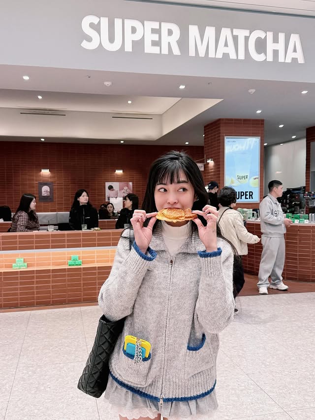 Mỹ nh&acirc;n Vbiz 31 tuổi mặt "b&uacute;ng ra sữa", style s&agrave;nh điệu đẹp như "s&aacute;ch mẫu"- Ảnh 5.