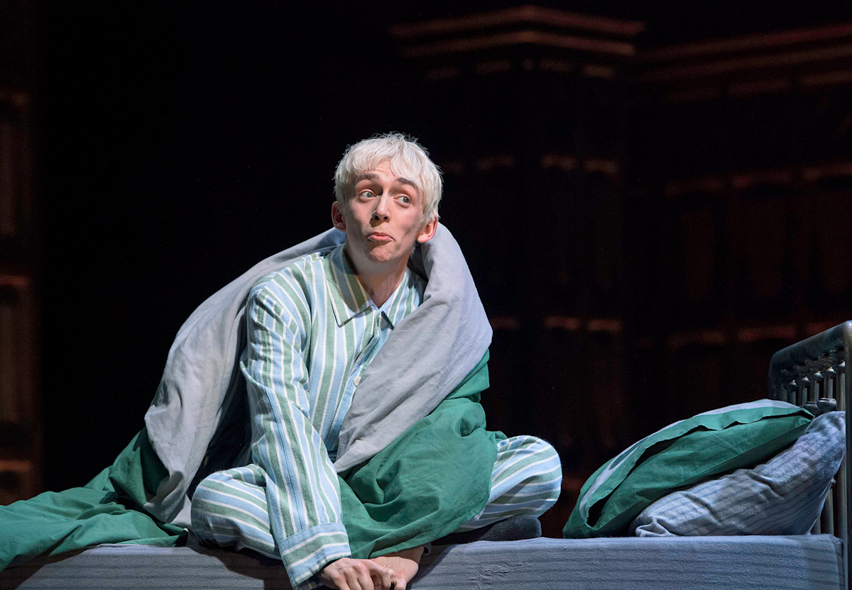 4 đời nhan sắc nh&agrave; Malfoy trong Harry Potter: C&oacute; phản diện n&agrave;o đẹp thế n&agrave;y kh&ocirc;ng?- Ảnh 9.