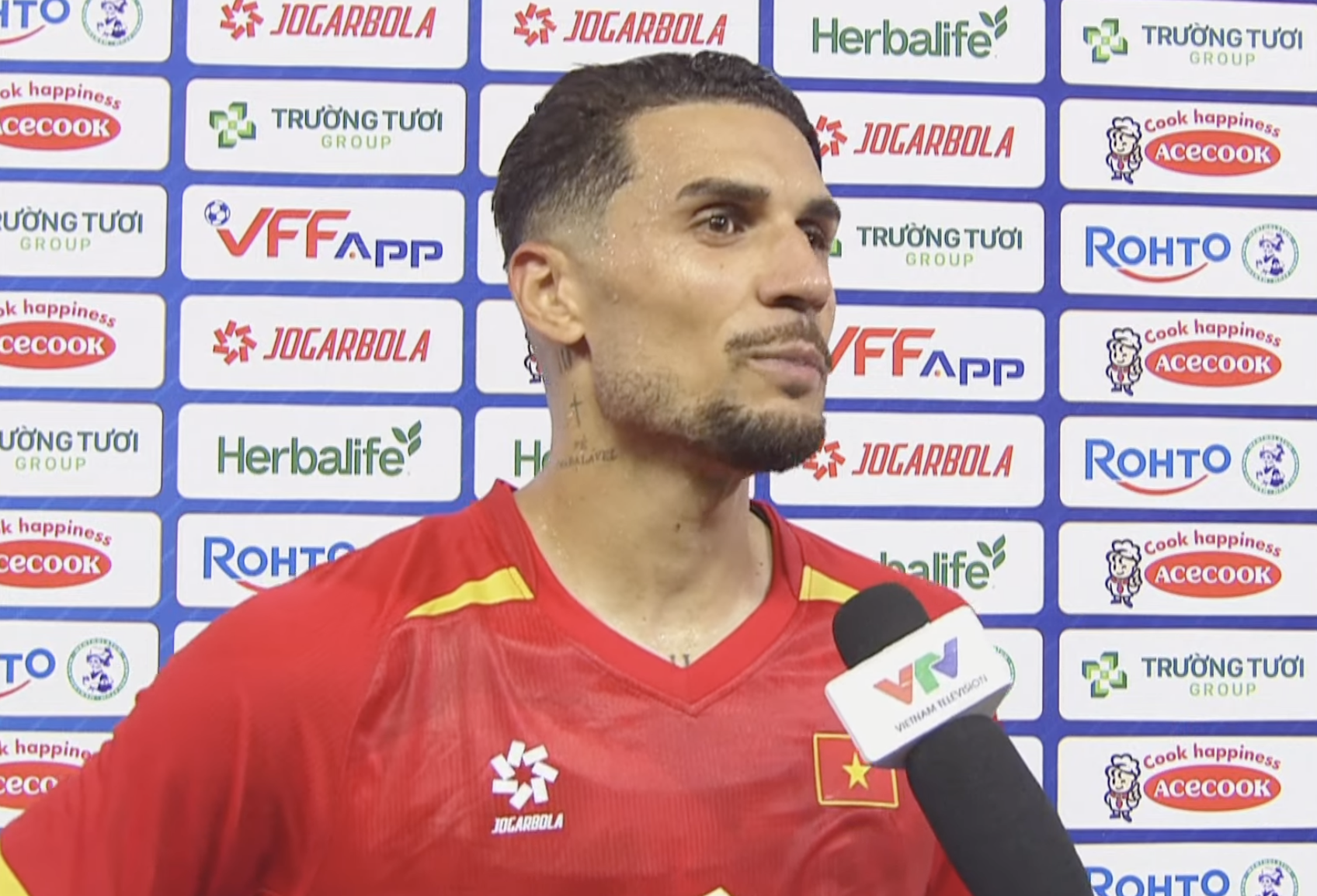 Netizen tranh cãi chuyện Đỗ Hoàng Hên trả lời phỏng vấn bằng tiếng Việt, phóng viên Việt Nam đặt câu hỏi bằng tiếng Anh, đây là lý do- Ảnh 1. Netizen tranh cãi chuyện Đỗ Hoàng Hên trả lời phỏng vấn bằng tiếng Việt, phóng viên Việt Nam đặt câu hỏi bằng tiếng Anh, đây là lý do- Ảnh 1.