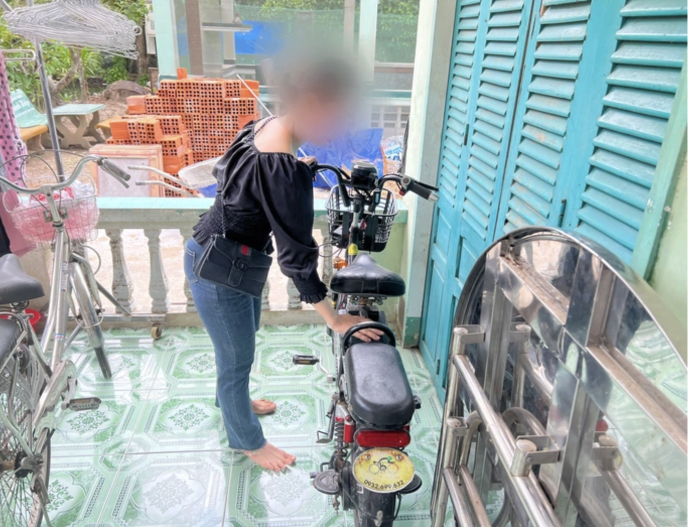 Toàn cảnh vụ nữ sinh tử vong và 2 cựu cán bộ công an ở Vĩnh Long bị bắt- Ảnh 2. Toàn cảnh vụ nữ sinh tử vong và 2 cựu cán bộ công an ở Vĩnh Long bị bắt- Ảnh 2.