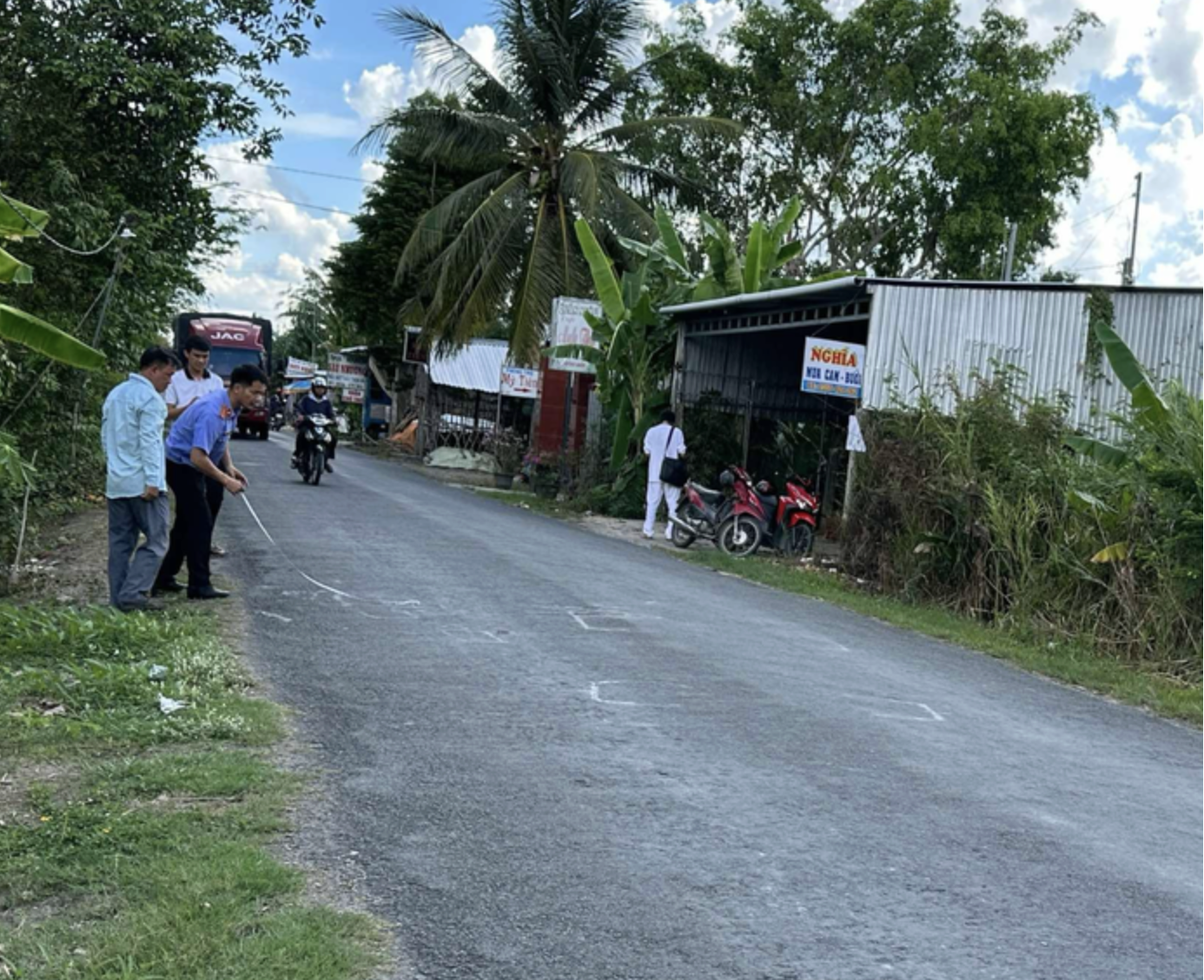 Toàn cảnh vụ nữ sinh tử vong và 2 cựu cán bộ công an ở Vĩnh Long bị bắt- Ảnh 3. Toàn cảnh vụ nữ sinh tử vong và 2 cựu cán bộ công an ở Vĩnh Long bị bắt- Ảnh 3.