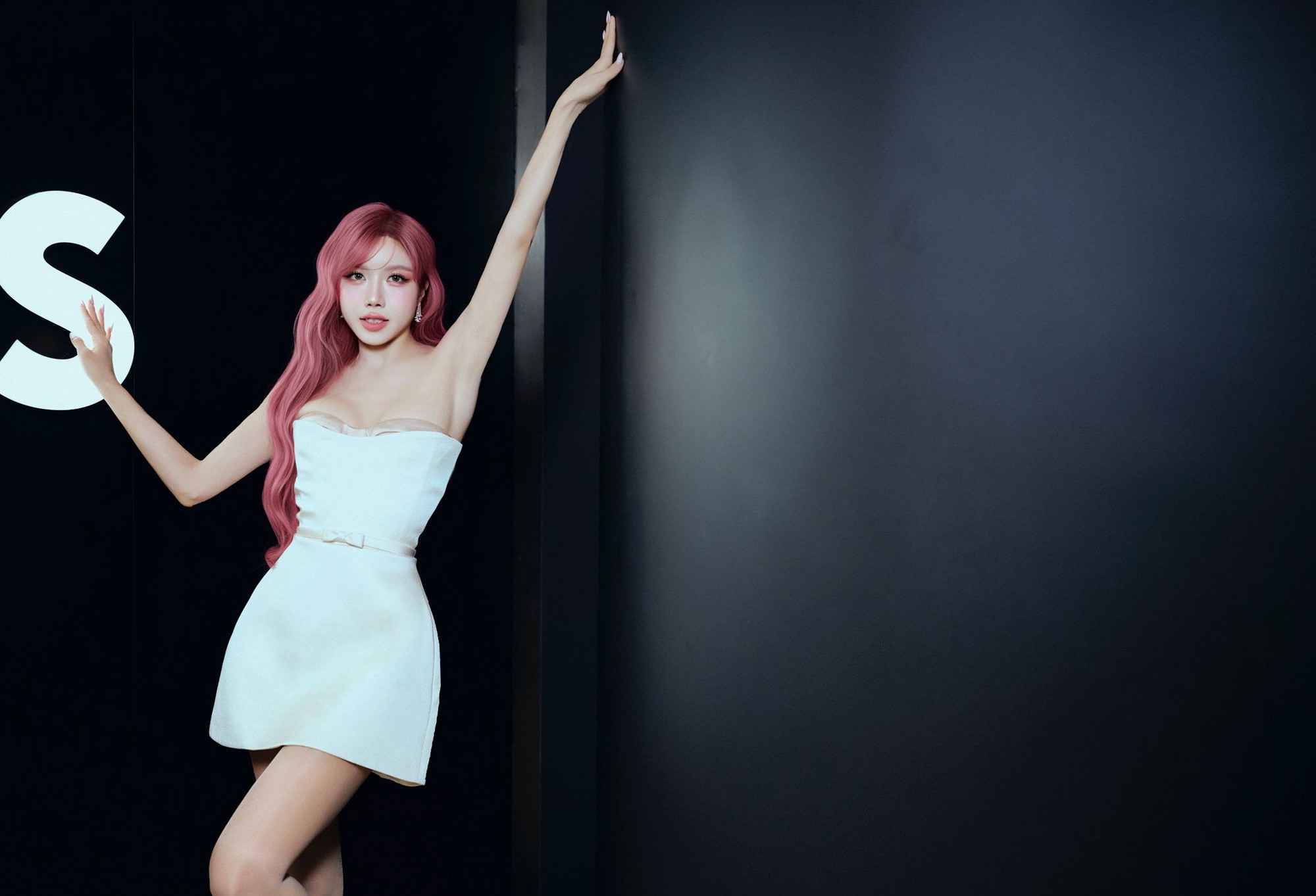 Trang Ph&aacute;p tuổi 37 vẫn trẻ như g&aacute;i 18: Ăn uống nạp collagen, chăm ch&uacute;t nội tiết thế n&agrave;y th&igrave; bảo sao "đ&oacute;ng băng tuổi t&aacute;c"!- Ảnh 1.