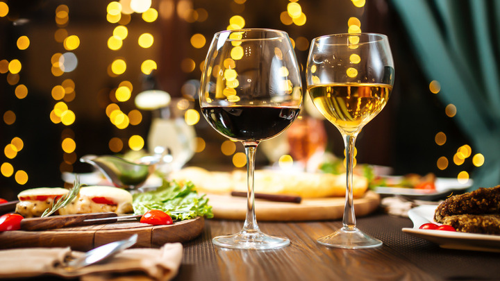 Rượu vang đỏ hay trắng tốt hơn cho sức khỏe?- Ảnh 1.