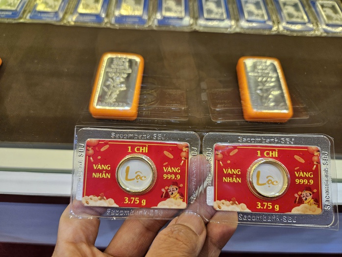 Giá vàng miếng SJC và vàng nhẫn tăng mạnh cuối tháng 3 năm 2026 - Ảnh 3. Giá vàng miếng SJC và vàng nhẫn tăng mạnh cuối tháng 3 năm 2026 - Ảnh 3.