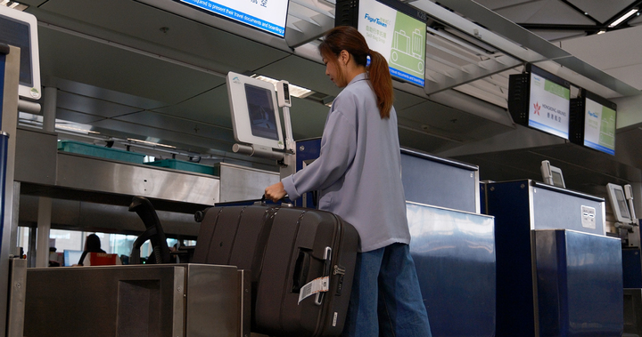 V&igrave; sao n&ecirc;n quay b&aacute;nh xe vali ra ngo&agrave;i khi c&acirc;n h&agrave;nh l&yacute; đi m&aacute;y bay?- Ảnh 4.