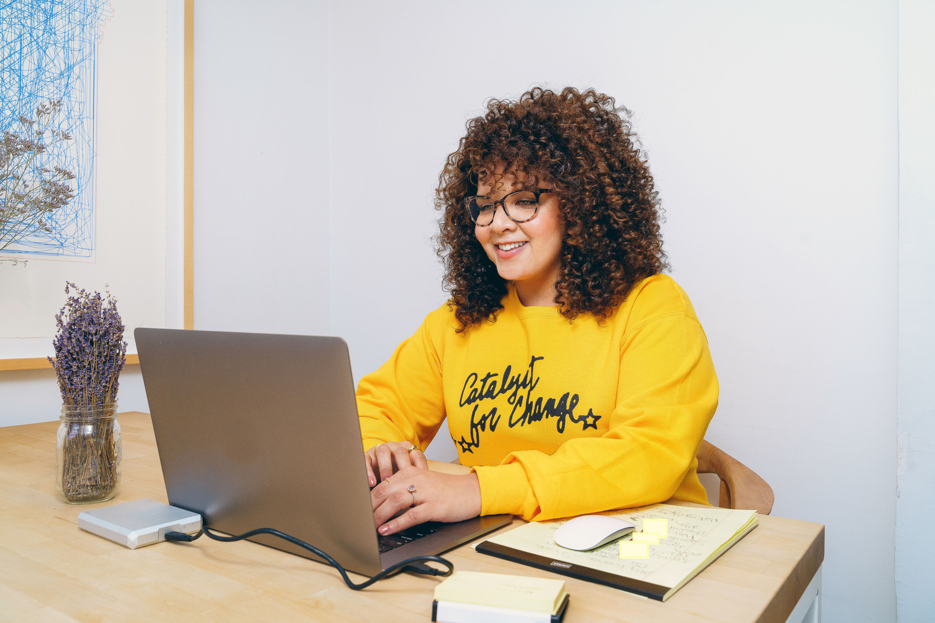 Kh&ocirc;ng h&agrave;i l&ograve;ng với mức lương 65 triệu/th&aacute;ng, c&ocirc; g&aacute;i nhảy việc 6 lần: Thu nhập hiện tại g&acirc;y bất ngờ- Ảnh 1.