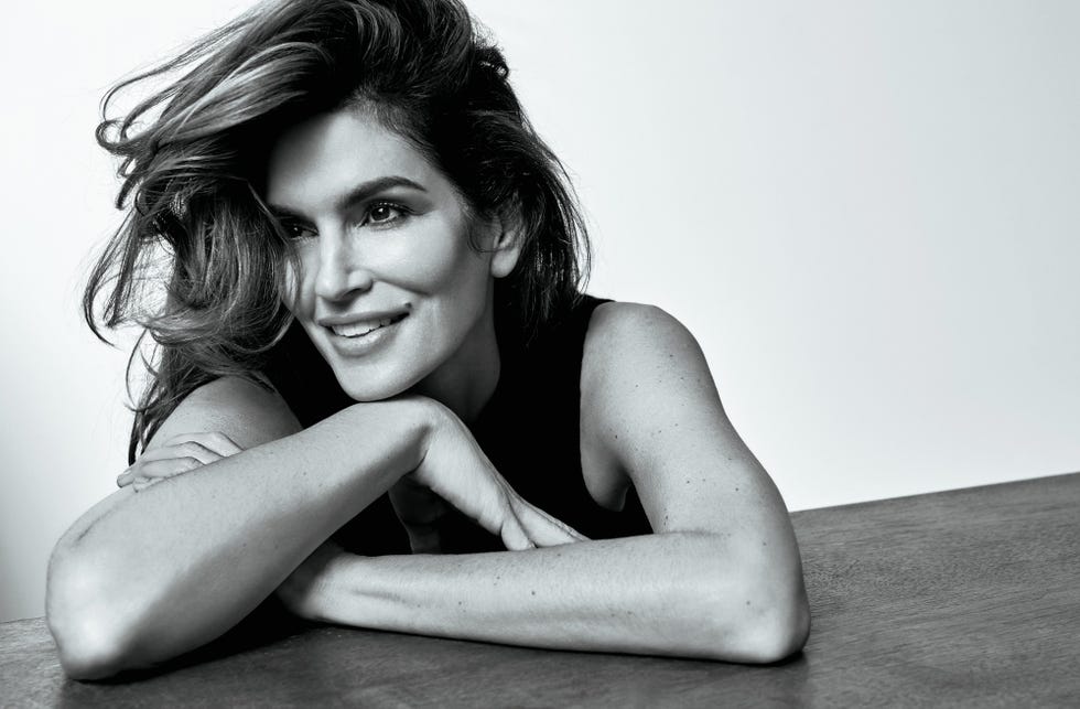 Cindy Crawford ở tuổi 60 vẫn trẻ trung rạng rỡ: Th&oacute;i quen buổi s&aacute;ng k&eacute;o d&agrave;i 2,5 tiếng khiến ai xem cũng cho&aacute;ng- Ảnh 4.