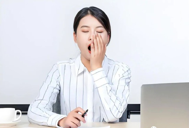 Kiểu ng&aacute;p n&agrave;y c&oacute; thể l&agrave; dấu hiệu của đột quỵ! Đừng chần chừ, h&atilde;y đi kiểm tra c&agrave;ng sớm c&agrave;ng tốt- Ảnh 1.