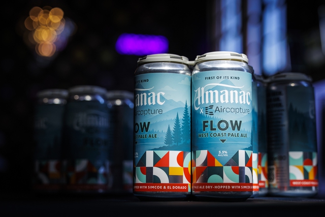 Bia l&agrave;m từ kh&ocirc;ng kh&iacute; lần đầu xuất hiện, mở ra cuộc c&aacute;ch mạng nguồn cung CO₂ cho c&ocirc;ng nghiệp to&agrave;n cầu- Ảnh 2.