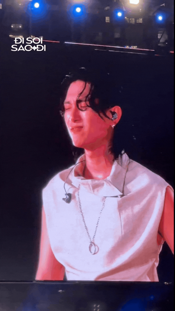 Cả l&agrave;ng nhạc mong nhớ nam ca sĩ Việt bỗng dưng mất t&iacute;ch, nghe fanchant quốc d&acirc;n mới biết nổi tiếng cỡ n&agrave;o- Ảnh 4.