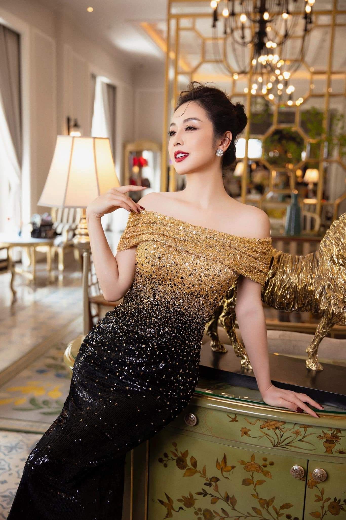 Nhan sắc hoa hậu đẹp bậc nhất Việt Nam, c&oacute; 1 con ri&ecirc;ng được đại gia say đắm suốt 14 năm- Ảnh 1.