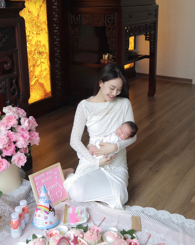 Chọn b&igrave;nh y&ecirc;n b&ecirc;n gia đ&igrave;nh thay v&igrave; h&agrave;o quang Hoa hậu: Nữ MC lấy chồng Tiến sĩ, cuộc sống như ph&uacute; b&agrave; trong dinh thự 9 tầng ở H&agrave; Nội- Ảnh 5.