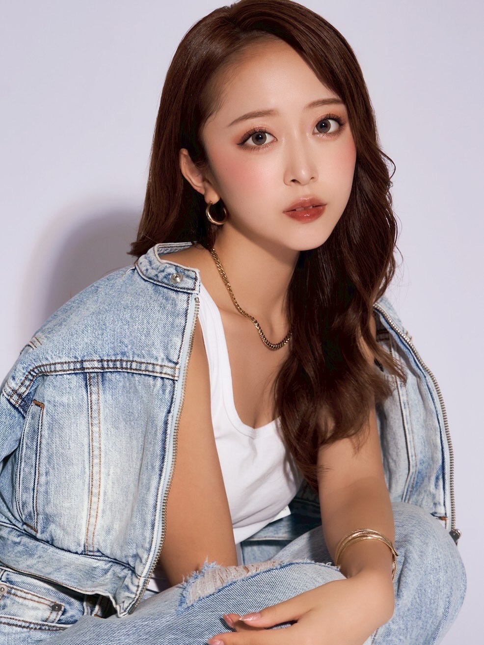 Nửa đ&ecirc;m xem trộm điện thoại bạn trai, ngọc nữ showbiz buộc phải chia tay c&ograve;n bị đ&agrave;ng trai đuổi khỏi nh&agrave;- Ảnh 1.