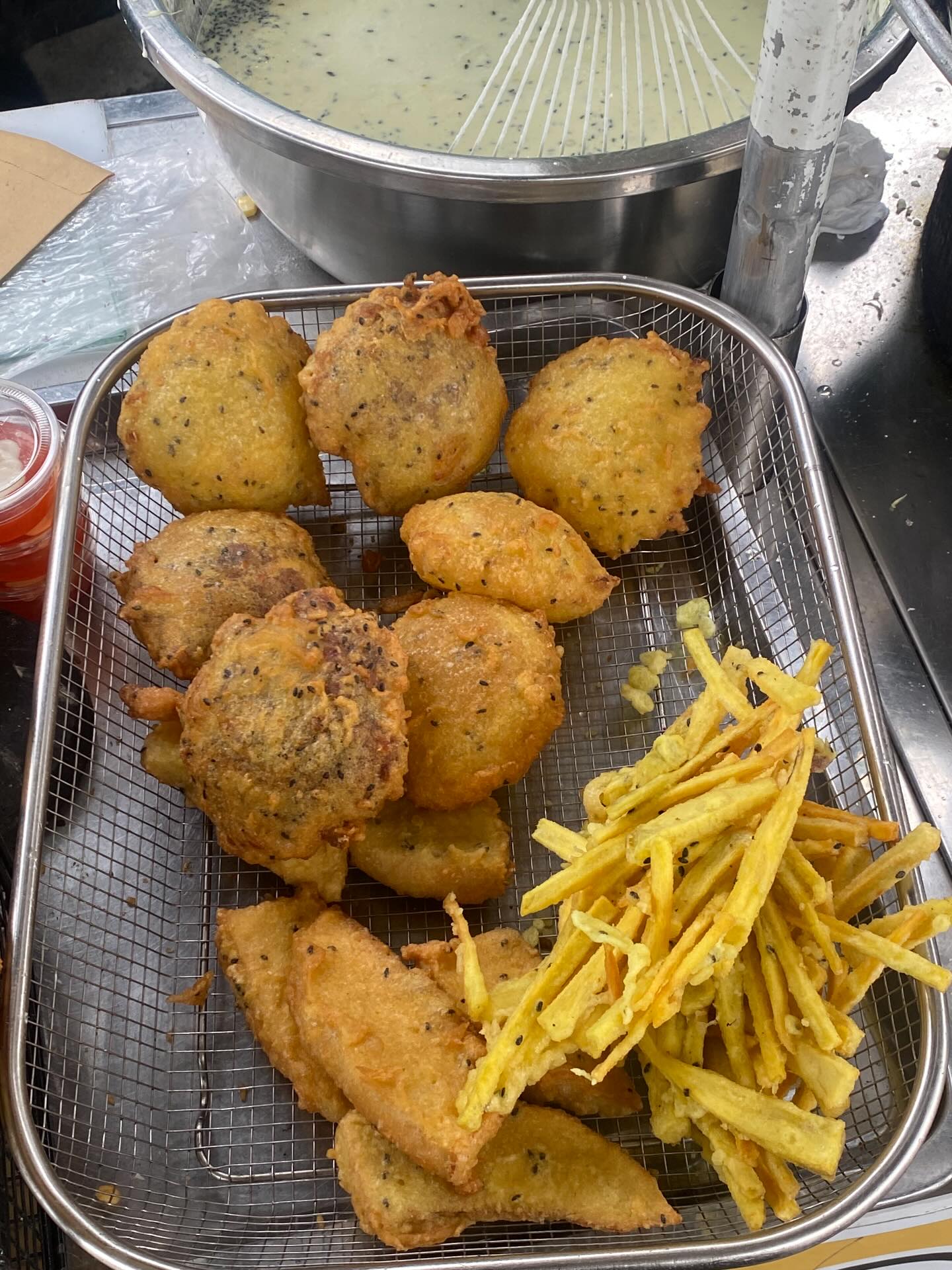 Chuyện lạ Đ&agrave; Nẵng: Chuối chi&ecirc;n vỉa h&egrave; đang b&aacute;n chạy bỗng đồng loạt biến mất nhường chỗ cho thức uống giải nhiệt chưa tới 20.000 đồng- Ảnh 3.