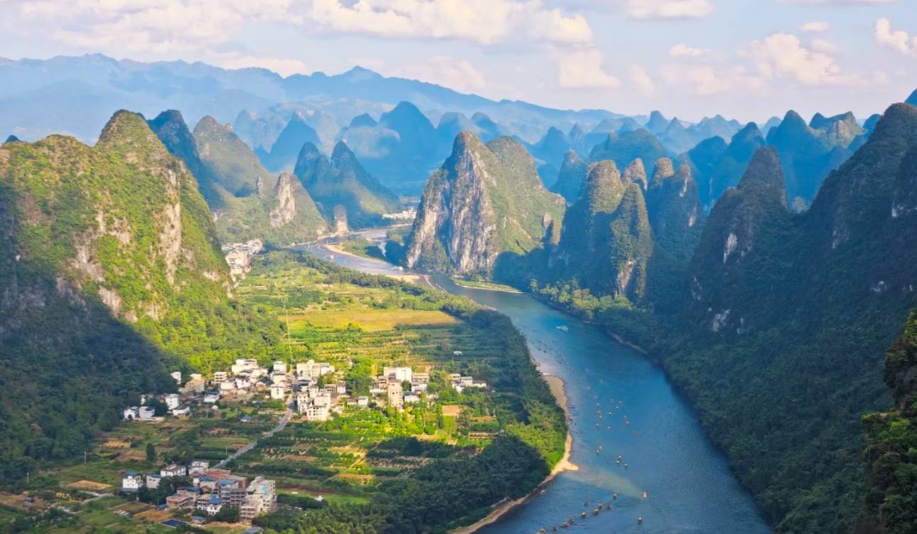 Khách Việt săn vé đi thiên đường của Trung Quốc dịp lễ nhờ mở đường bay thẳng miễn visa- Ảnh 1. Khách Việt săn vé đi thiên đường của Trung Quốc dịp lễ nhờ mở đường bay thẳng miễn visa- Ảnh 1.