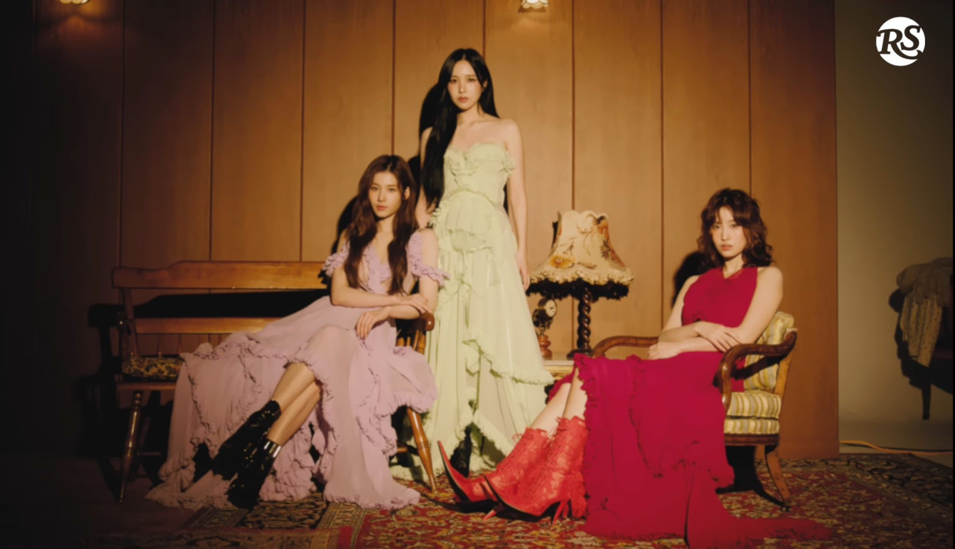 "Mỹ nh&acirc;n v&agrave;ng ngọc" lộ nhan sắc g&acirc;y sốc ngo&agrave;i đời thực, kh&iacute; chất đến độ nh&acirc;n vi&ecirc;n nữ d&aacute;n mắt sững sờ- Ảnh 8.