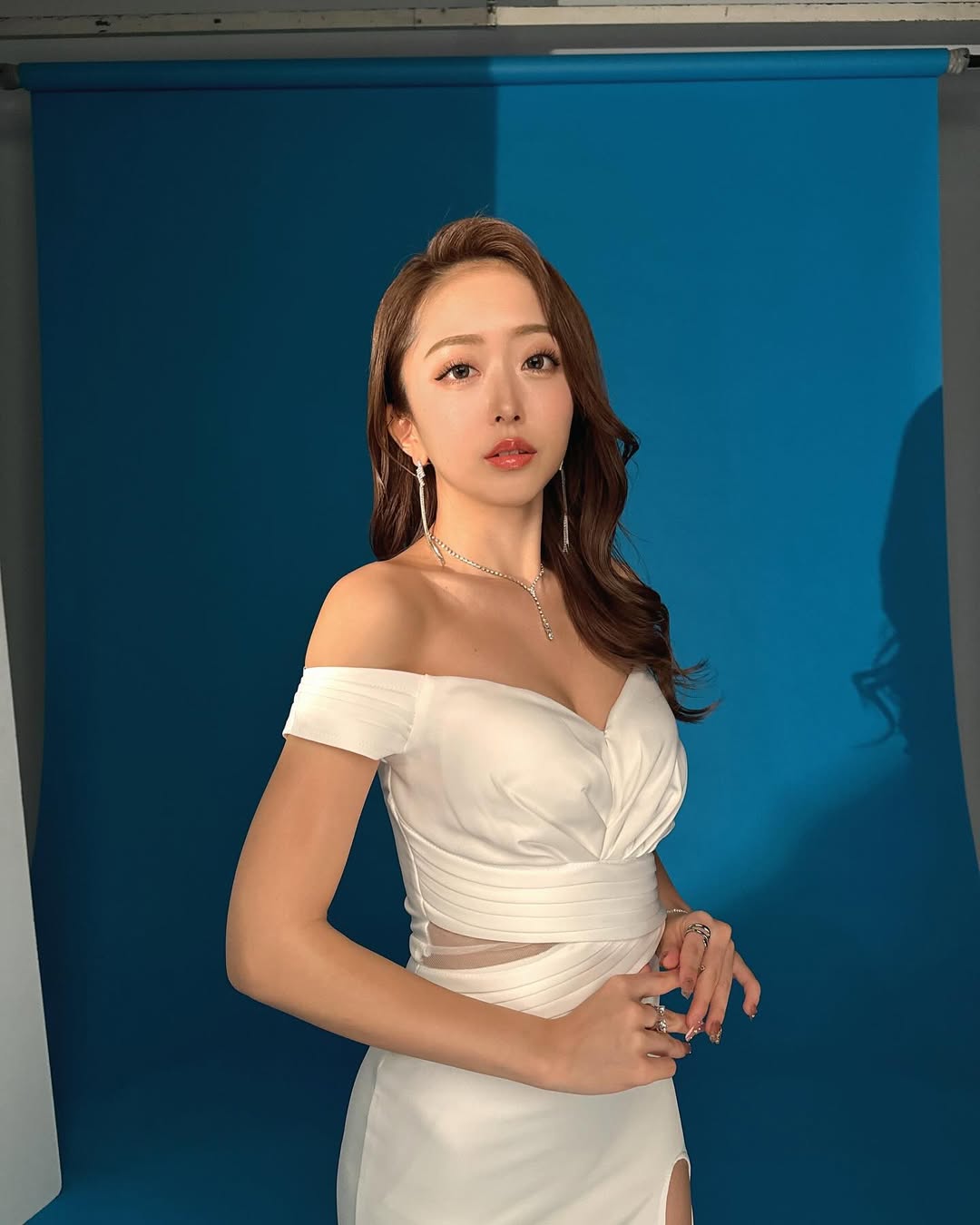 Nửa đ&ecirc;m xem trộm điện thoại bạn trai, ngọc nữ showbiz buộc phải chia tay c&ograve;n bị đ&agrave;ng trai đuổi khỏi nh&agrave;- Ảnh 3.