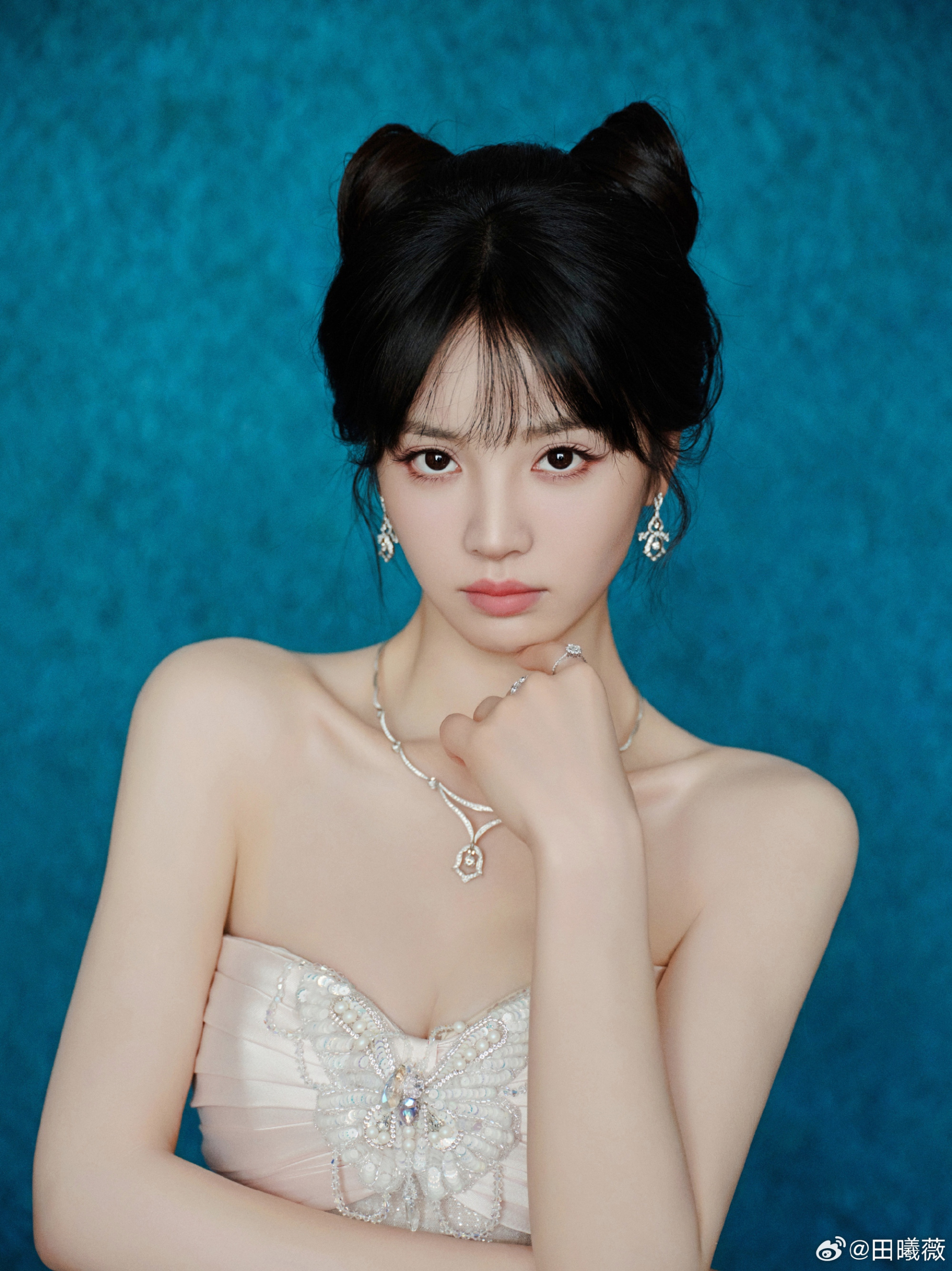 Nữ ch&iacute;nh phim Trục Ngọc: Mặt b&uacute;p b&ecirc; body bốc lửa nhưng drama rợp trời, mang tiếng 