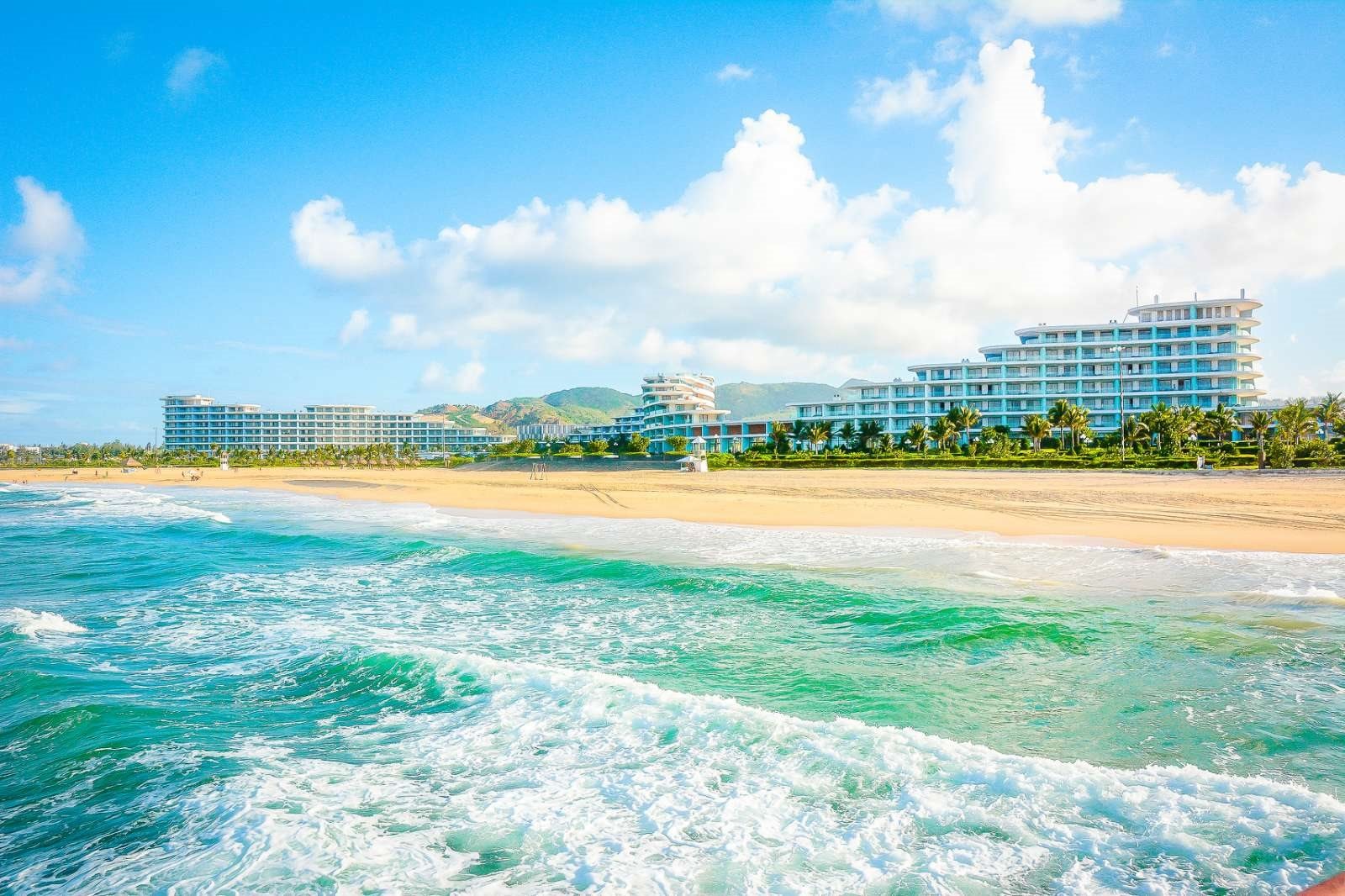 Một tỉnh vừa c&oacute; biển, vừa c&oacute; rừng trở th&agrave;nh &ldquo;vi&ecirc;n ngọc qu&yacute;&rdquo; mới của du lịch Việt: Sở hữu đến 2 s&acirc;n bay, dịp Tết đ&oacute;n gần 850.000 lượt kh&aacute;ch- Ảnh 6.