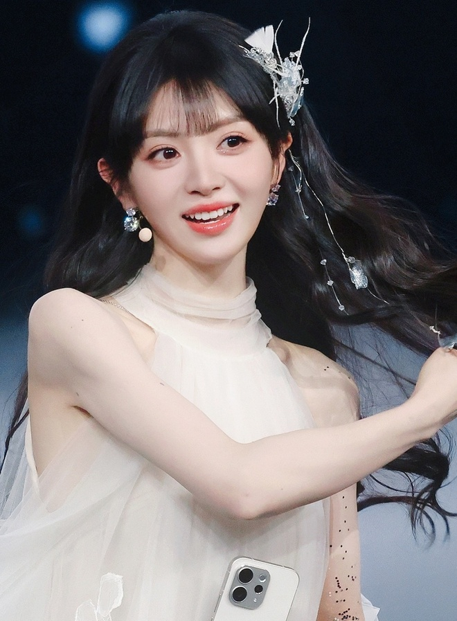 Nữ ch&iacute;nh phim Trục Ngọc: Mặt b&uacute;p b&ecirc; body bốc lửa nhưng drama rợp trời, mang tiếng 