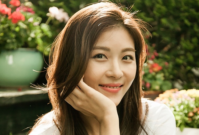 "Ho&agrave;ng hậu Ki" Ha Ji Won tiết lộ b&iacute; quyết dưỡng nhan- Ảnh 2.