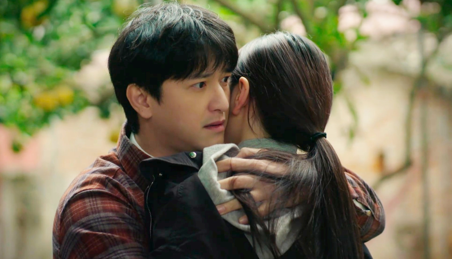 Đ&ocirc;i mắt trợn trừng đ&aacute;ng sợ của Huỳnh Anh- Ảnh 1.