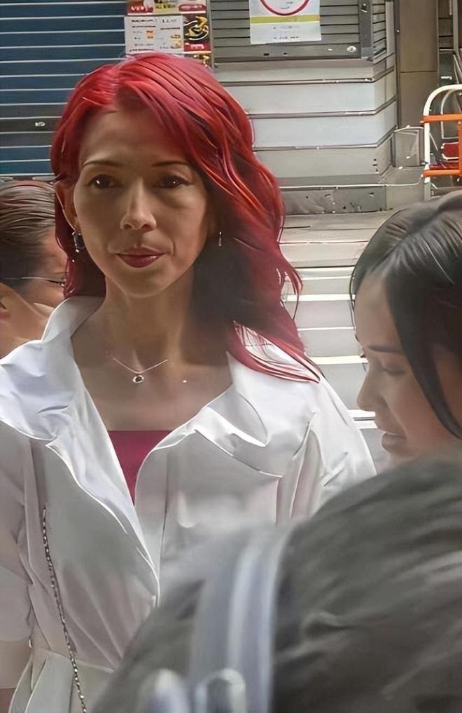 &Aacute; hậu l&agrave;m nh&acirc;n t&igrave;nh cho đại gia hơn 20 tuổi nhan sắc thay đổi g&acirc;y sốc, đi thi h&aacute;t tấu h&agrave;i cho cả nước xem- Ảnh 8.