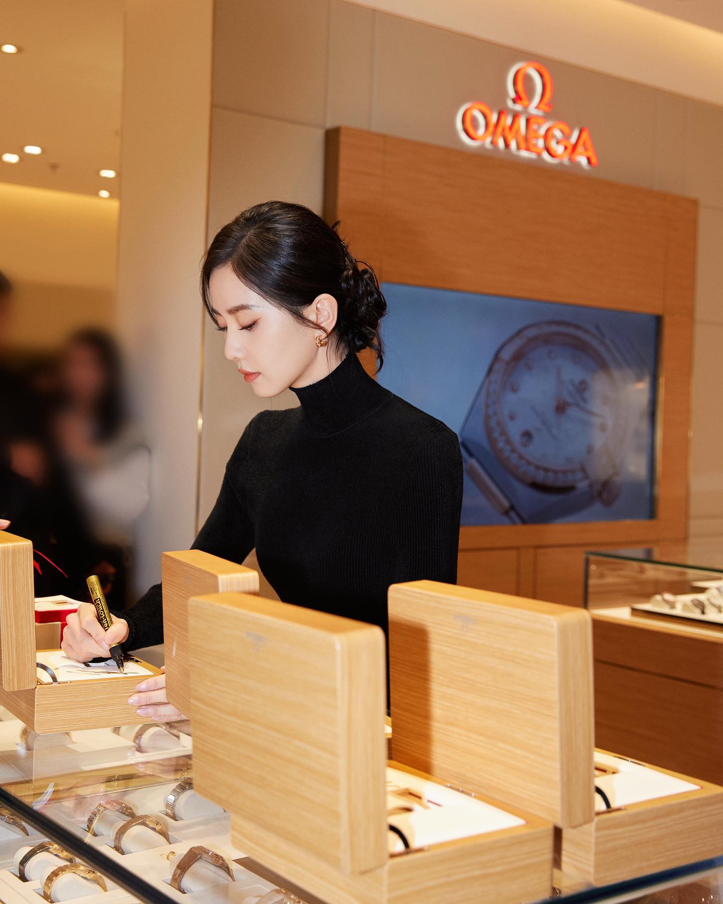 Minh tinh Cbiz cổ cao như thi&ecirc;n nga, lưng thẳng tới nỗi được phong &ldquo;s&aacute;ch mẫu&rdquo; tư thế đẹp- Ảnh 4.