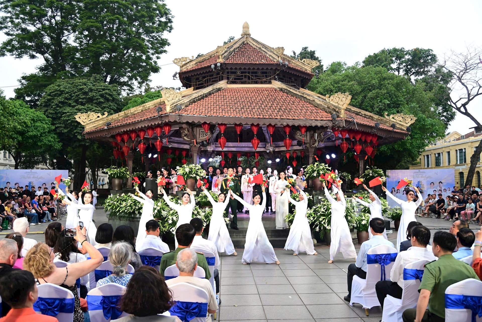 Live concert H&agrave; Nội B&igrave;nh Y&ecirc;n - m&oacute;n qu&agrave; &acirc;m nhạc s&aacute;ng tạo, gi&agrave;u bản sắc- Ảnh 5.