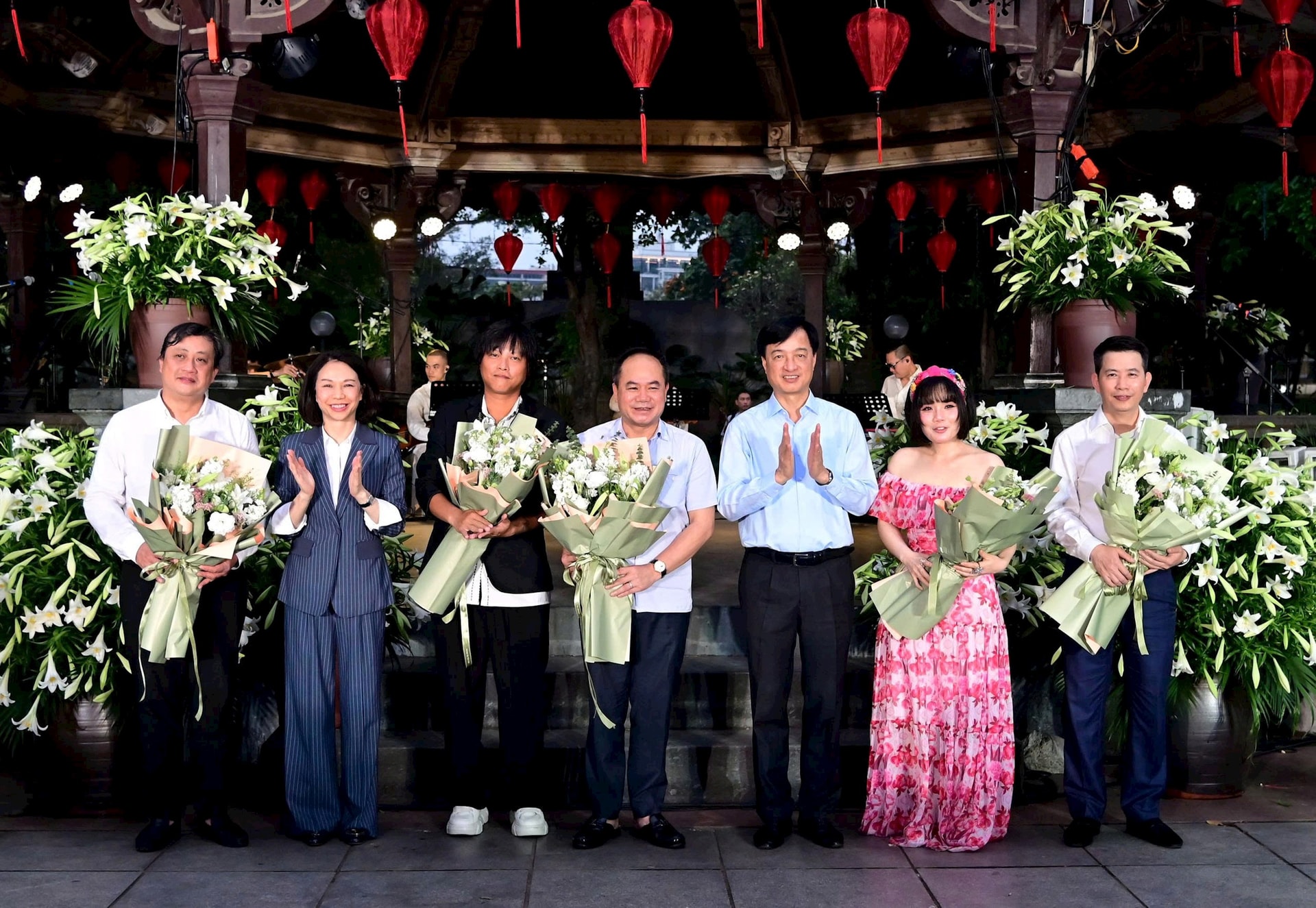 Live concert H&agrave; Nội B&igrave;nh Y&ecirc;n - m&oacute;n qu&agrave; &acirc;m nhạc s&aacute;ng tạo, gi&agrave;u bản sắc- Ảnh 3.
