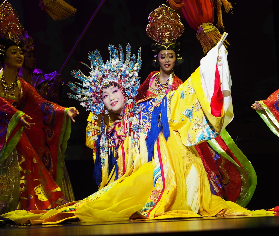 Dược Sĩ Tiến đ&atilde; l&agrave;m g&igrave; với khu&ocirc;n mặt của m&igrave;nh?- Ảnh 5.