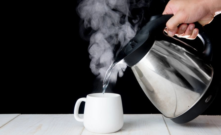 2 loại nước &acirc;m thầm &ldquo;nu&ocirc;i&rdquo; tế b&agrave;o ung thư trong cơ thể: Số 2 người Việt đang d&ugrave;ng rất nhiều- Ảnh 1.