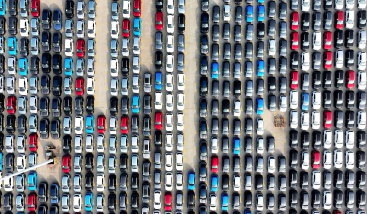 Chi ph&iacute; nu&ocirc;i &ocirc; t&ocirc; xăng tăng 700 ngh&igrave;n đồng/th&aacute;ng, xe điện bỗng trở th&agrave;nh 'phao cứu sinh': Cả thế giới 'quay xe' chỉ trong 1 tuần- Ảnh 2.