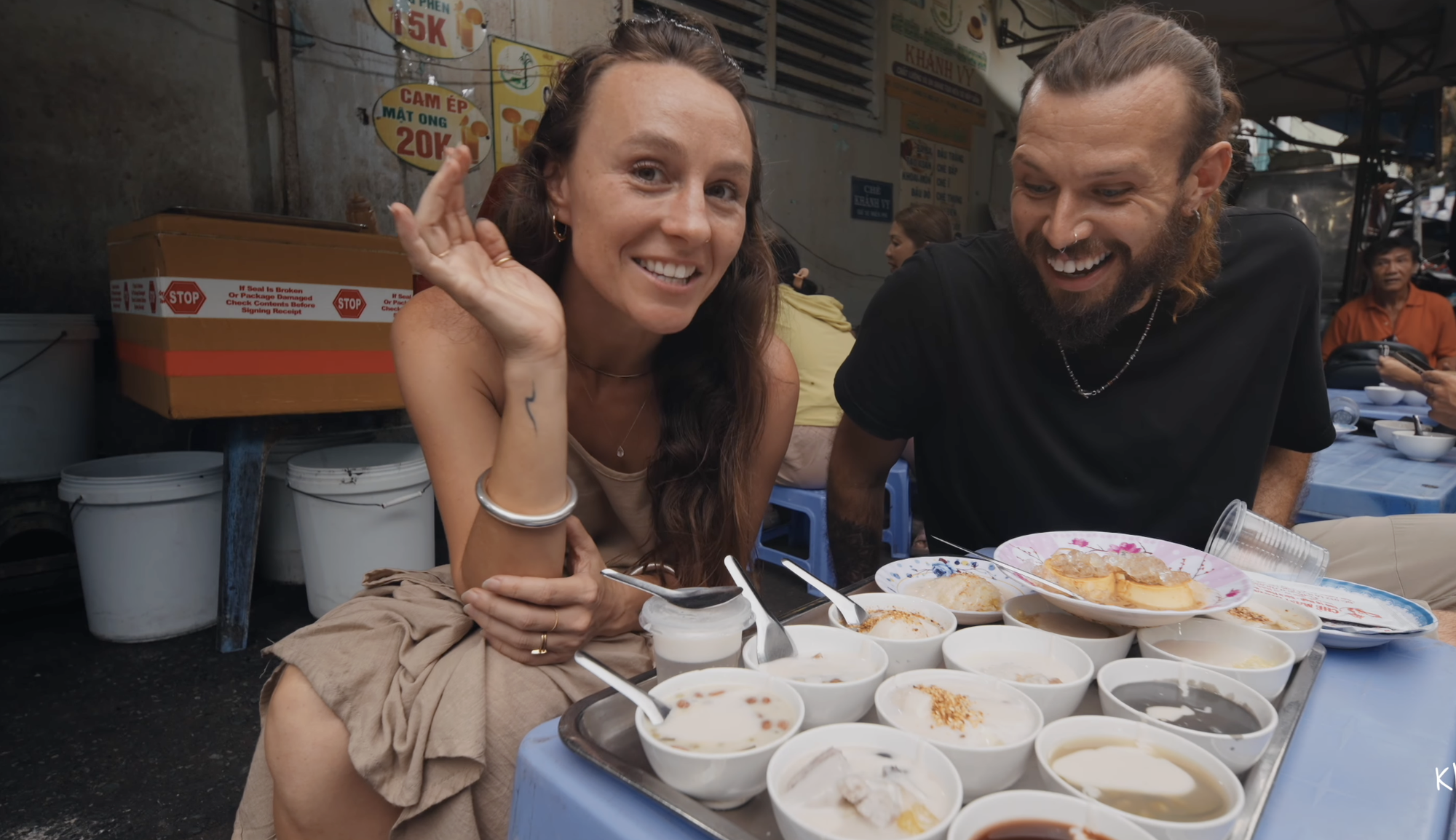 Kh&aacute;ch T&acirc;y chi 142.000 đồng nhận về 16 m&oacute;n, ăn no tới h&ocirc;m sau- Ảnh 1.