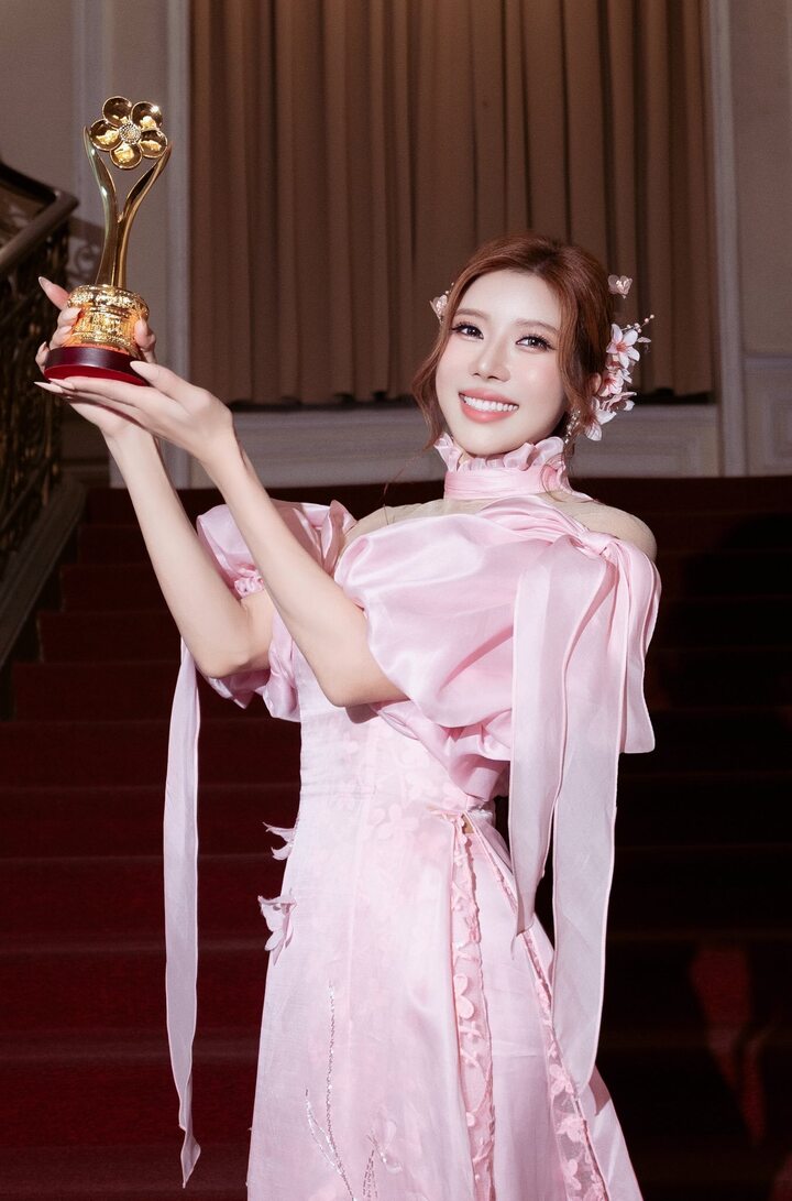 Nữ ca sỹ Việt tham gia show 