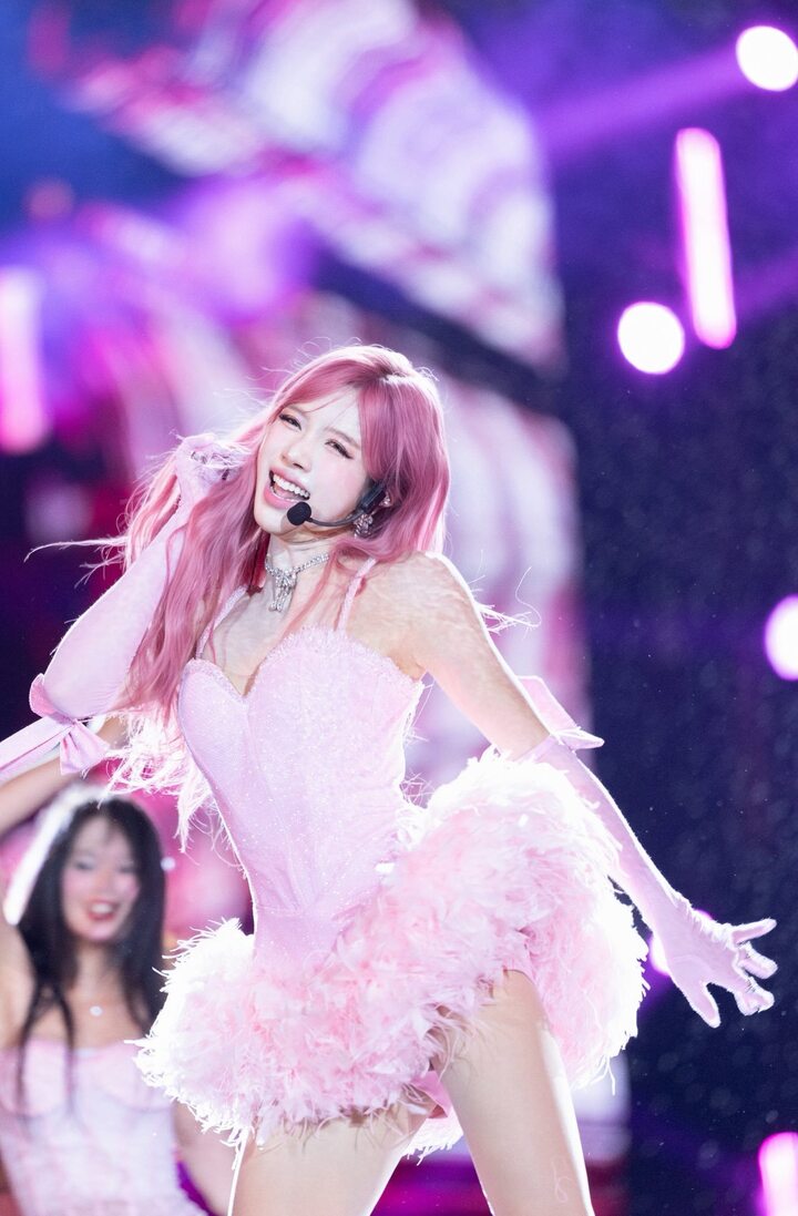 Nữ ca sỹ Việt tham gia show 