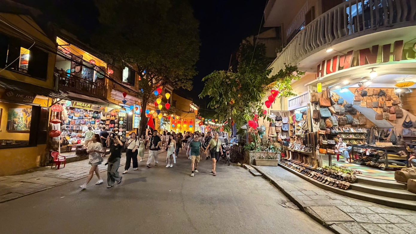 Bất ngờ diện mạo phố cổ Hội An về đ&ecirc;m- Ảnh 2.