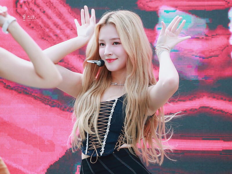 Hot girl phố đi bộ H&agrave; Nội l&agrave; mỹ nh&acirc;n đẹp nhất thế giới: 7749 lần bị ch&ecirc; bai nhan sắc, nay hết thời lặn mất tăm- Ảnh 7.