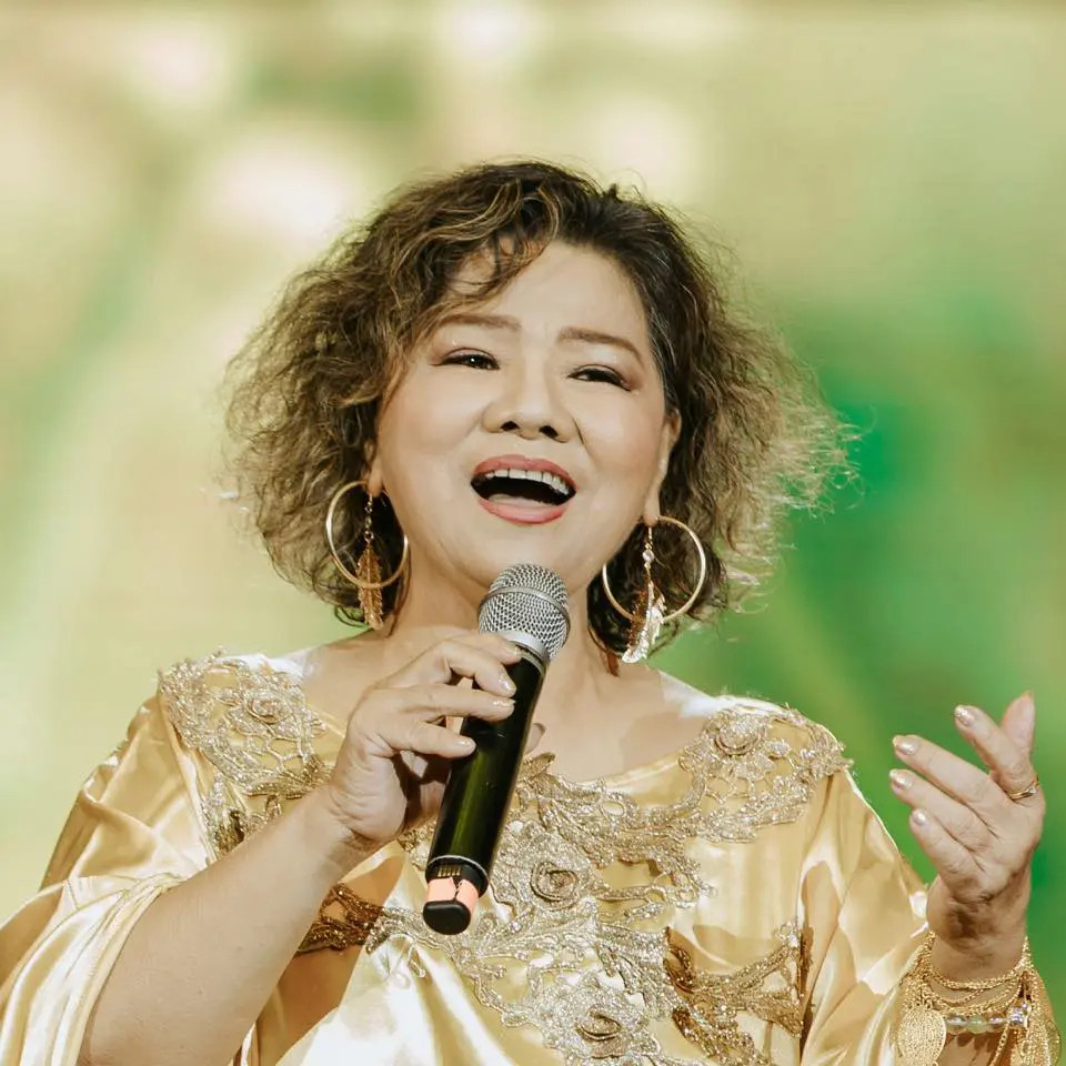 Nghệ sĩ Việt nhận m&igrave;nh "gi&agrave;u c&oacute; nhất thế giới": Thời đi học nghịch ngầm, từng cầm học bạ l&ecirc;n Ban Gi&aacute;m hiệu "chất vấn"- Ảnh 2.