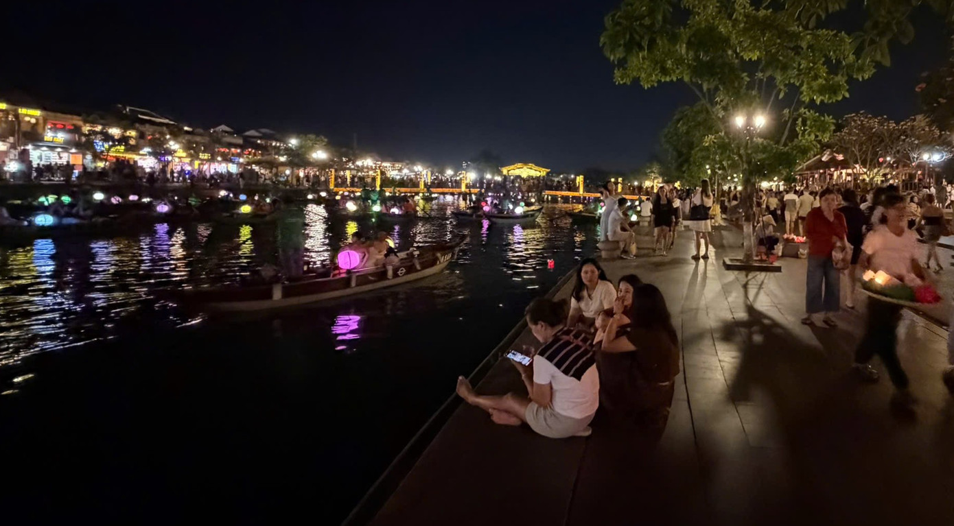 Bất ngờ diện mạo phố cổ Hội An về đ&ecirc;m- Ảnh 5.