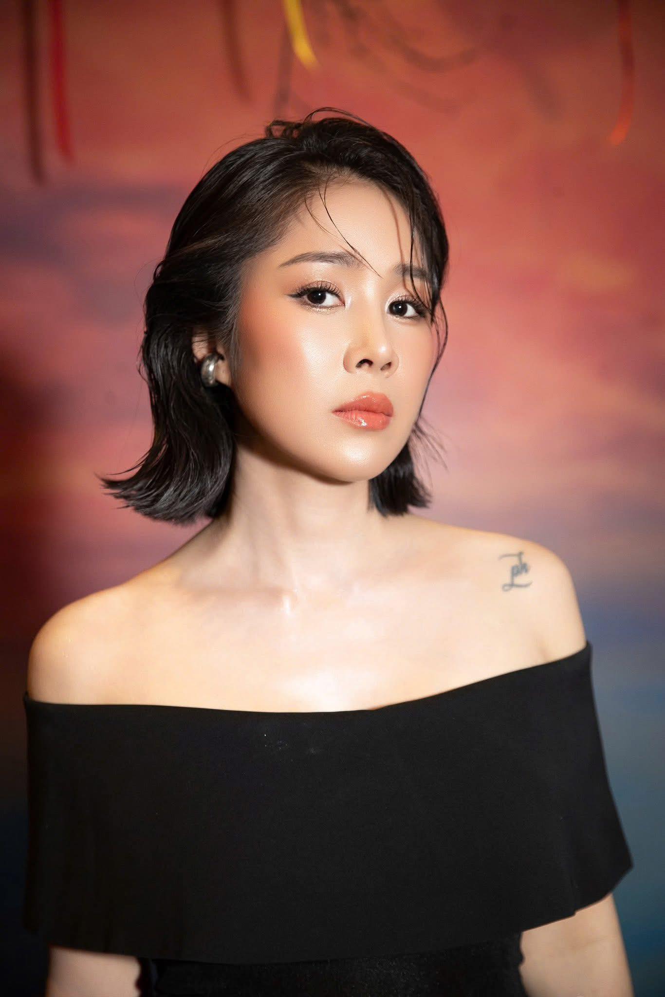 Mỹ nh&acirc;n đ&oacute;ng ch&iacute;nh c&ugrave;ng l&uacute;c 2 phim Việt đang cực hot, đổi mỗi kiểu t&oacute;c m&agrave; nh&igrave;n như người kh&aacute;c- Ảnh 1.