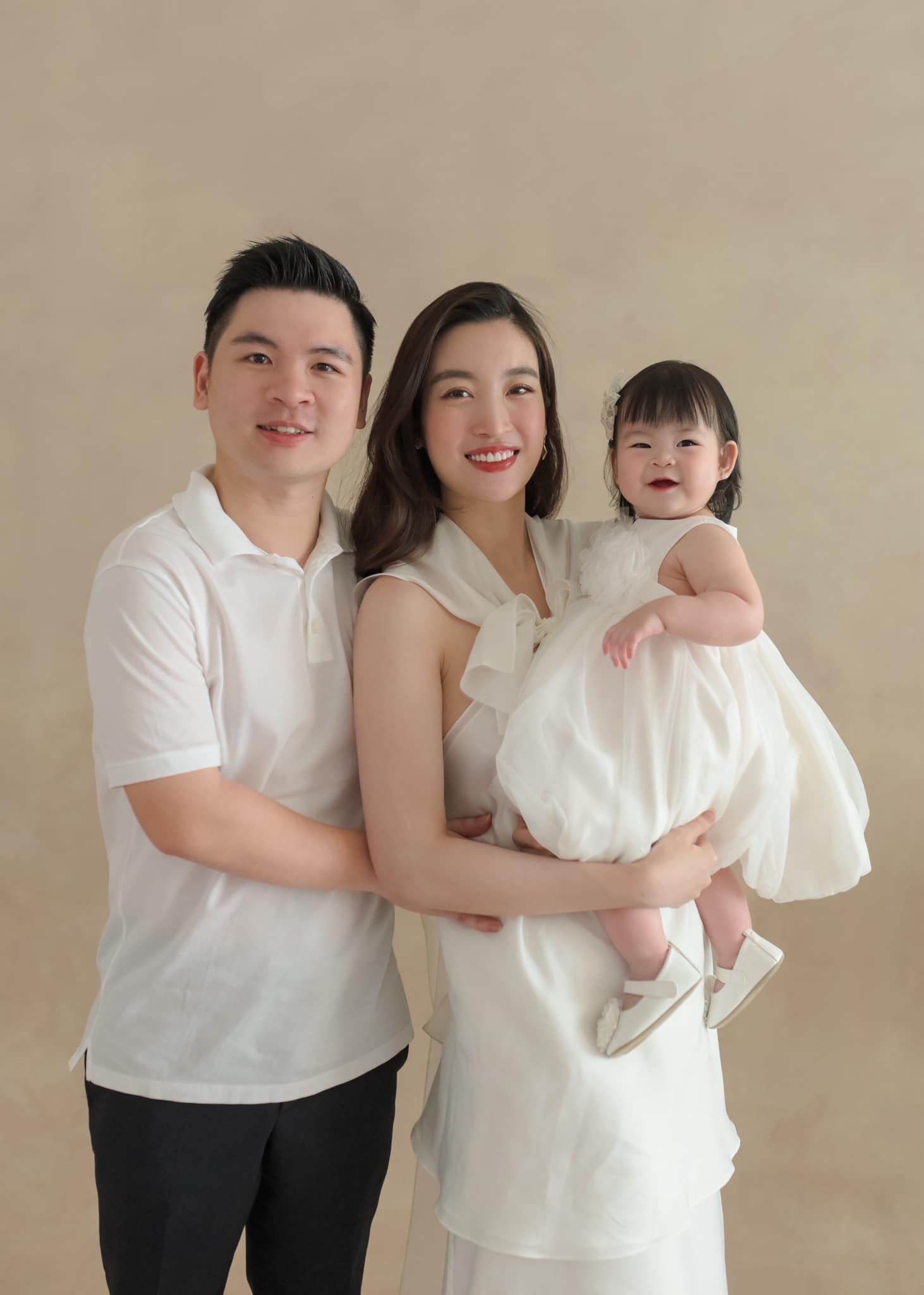 Cuộc sống của Đỗ Mỹ Linh khi l&agrave;m vợ chủ tịch CLB H&agrave; Nội, giờ th&ecirc;m trọng tr&aacute;ch "l&agrave;m c&ocirc; gi&aacute;o"- Ảnh 2.