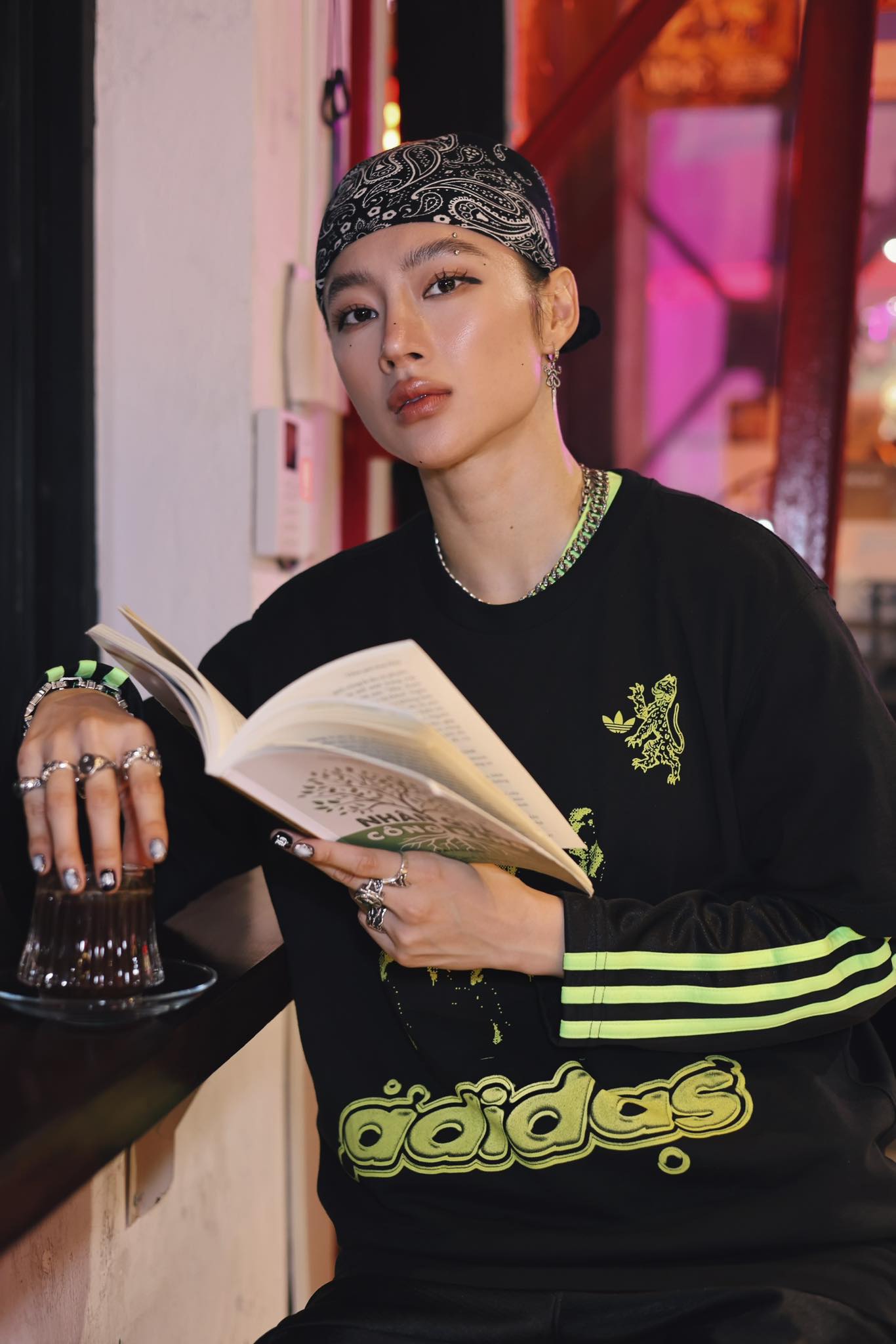 Nh&igrave;n V (BTS) m&agrave; lại ra Angela Phương Trinh- Ảnh 3.